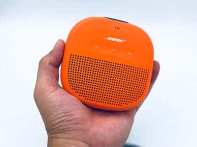 BOSE SoundLink Micro手に持った感じ