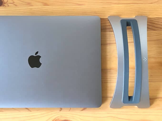 MacBook ProスペースグレーとBookArcスペースグレーの質感