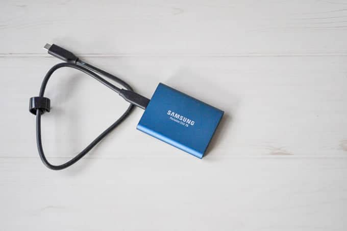 外付けSSD SAMSUNG PotableSSD T5デザイン