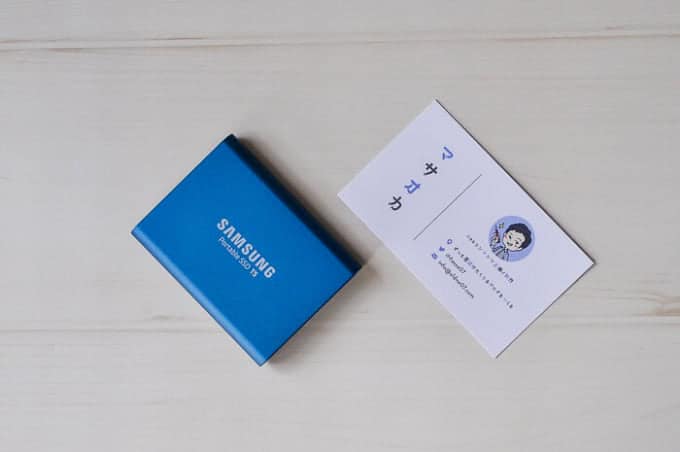 外付けSSD SAMSUNG PotableSSD T5サイズ名刺