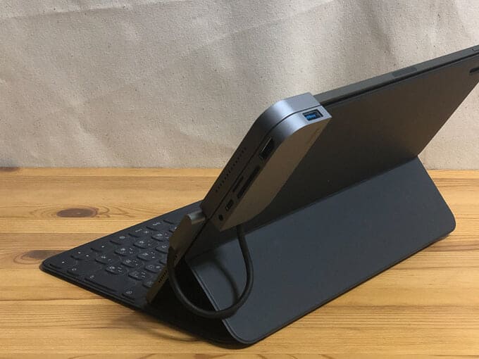 BOLT HUB iPad Pro用USB-CハブKeyboardFolio