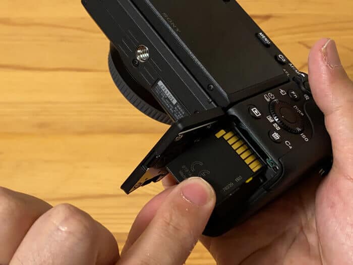 α6600SDカードスロット