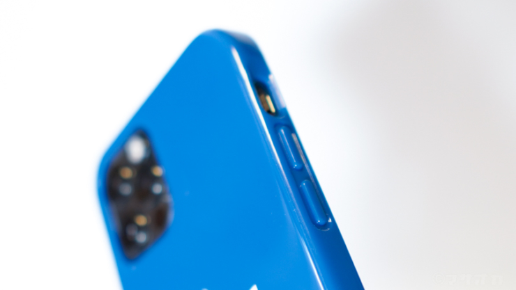 adidas iPhoneケース